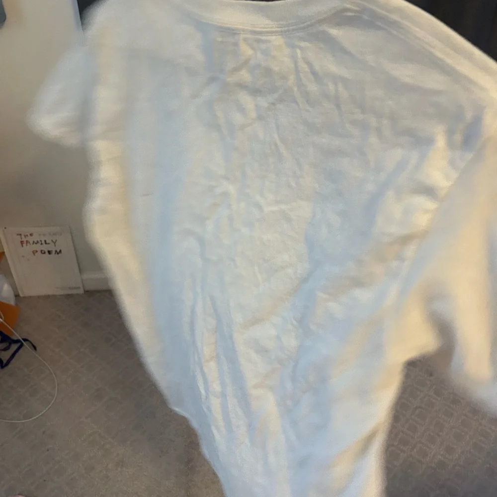 Designer inspired logo short sleeve shirt. - Picture 14 of 15